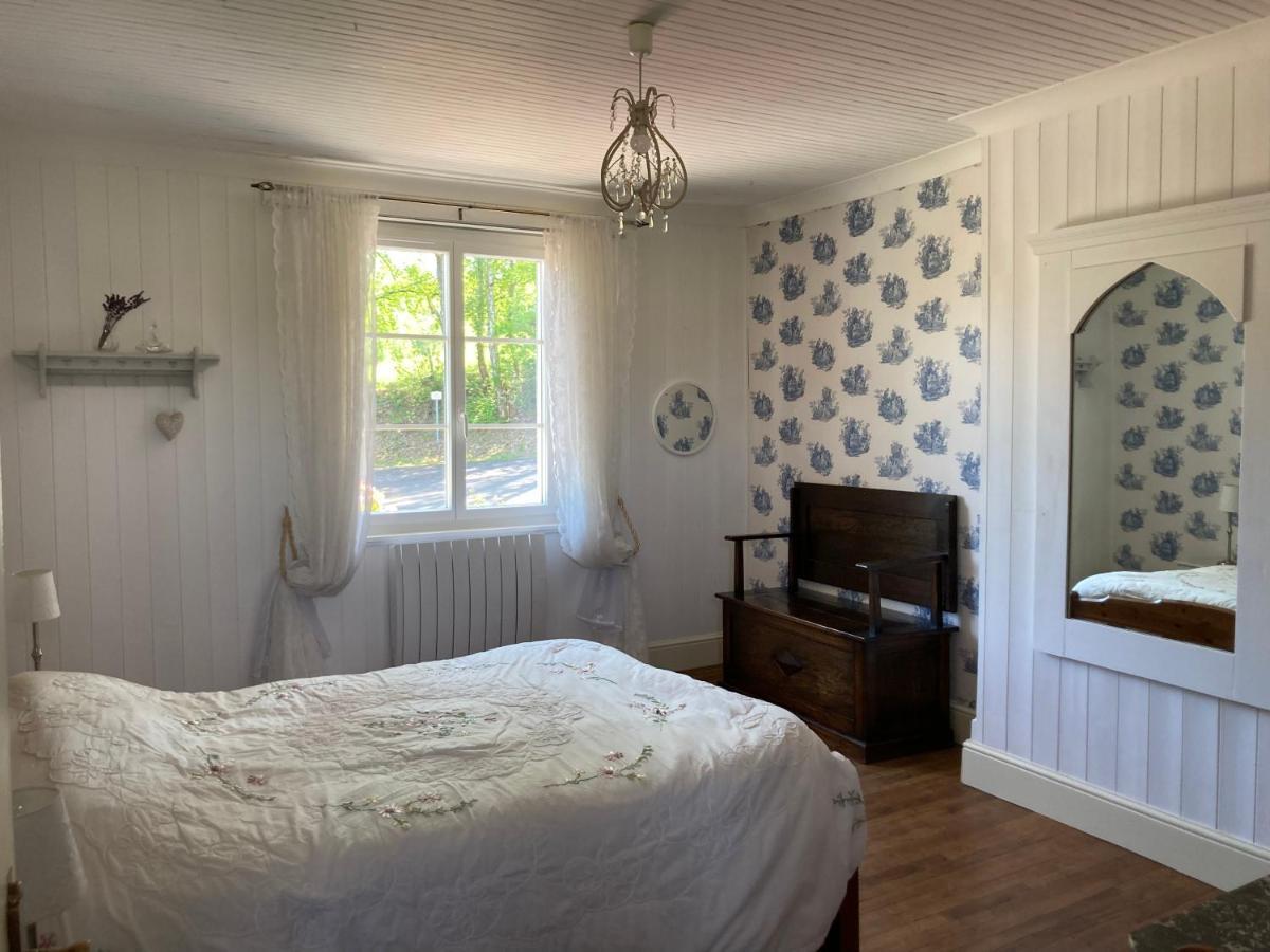 La Maison Charmante D'Elisabeth Saint-Ybard Exteriör bild